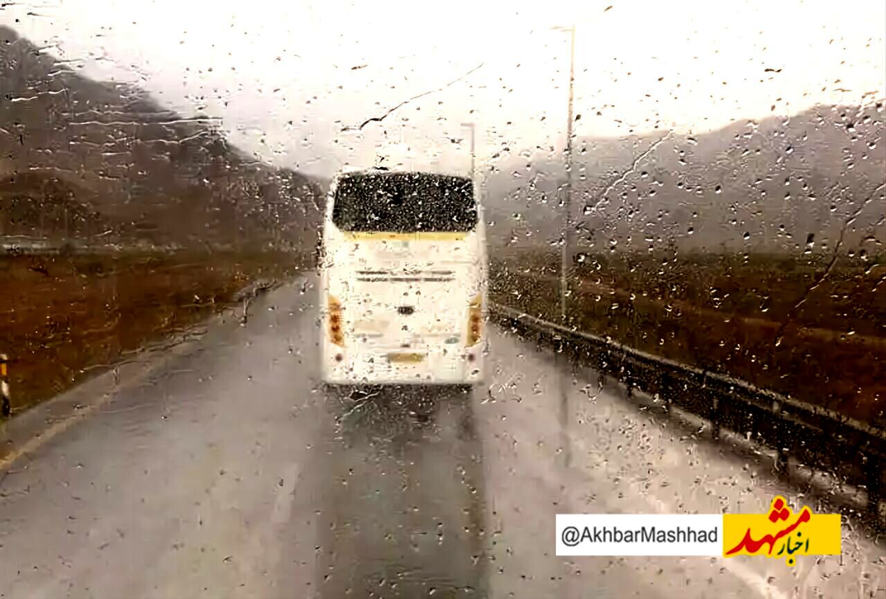 جاده‌های خراسان رضوی بارانی و لغزنده است