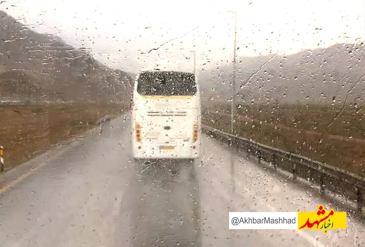 جاده‌های خراسان رضوی بارانی و لغزنده است
