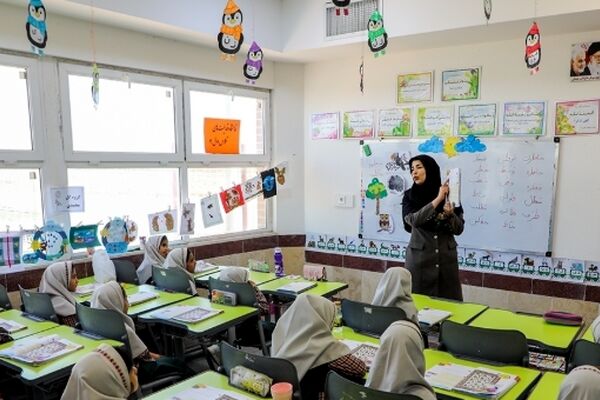 انتخاب ۱۸ معلم نمونه خراسان رضوی |  بهره‌برداری از ۳۰ پروژه آموزشی و ورزشی در هفته گرامیداشت معلم در استان