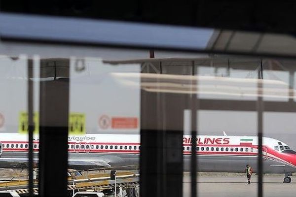 پرواز‌های فرودگاه مشهد به صورت محدود در پنج مسیر انجام می‌شود