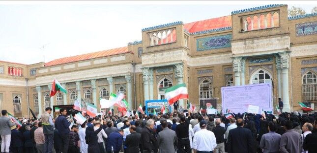 تجمع کادر سلامت مشهد در بیمارستان امام رضا (ع) | دشمنان ما حد و مرز و خط قرمزی ندارند (۱۷ فروردین ۱۴۰۵)
