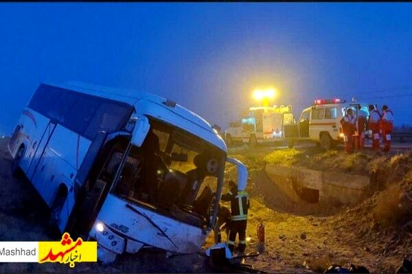 واژگونی اتوبوس در جاده قوچان ۲۶ مصدوم به جا گذاشت