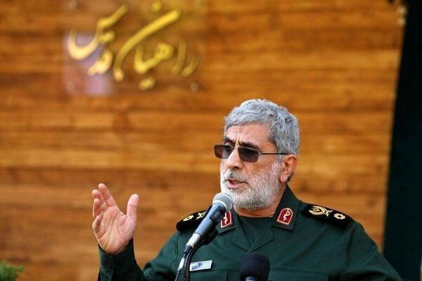 سردار قاآنی: ساحات مقاومت قوی‌تر و منسجم‌تر از قبل در کنار حزب‌الله قهرمان قرار دارند