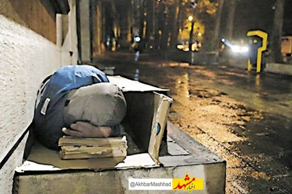 اخاذی «بی‌ام‌‌و»‌سوار از کارتن‌خواب‌ها!