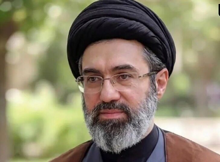 عکس های دیده نشده آیت الله سیدمجتبی خامنه ای در مکانی باورنکردنی / واقعیت دارد تعجب نکنید