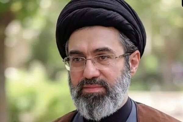 عکس های دیده نشده آیت الله سیدمجتبی خامنه ای در مکانی باورنکردنی / واقعیت دارد تعجب نکنید