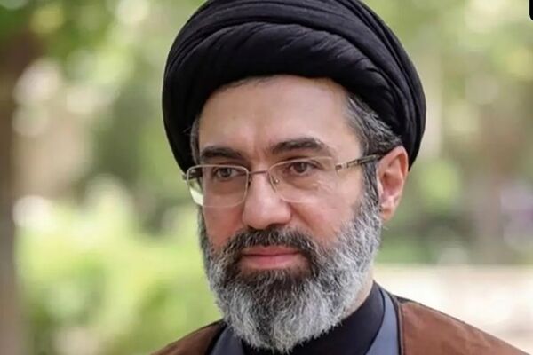 عکس های دیده نشده آیت الله سیدمجتبی خامنه ای در مکانی باورنکردنی / واقعیت دارد تعجب نکنید