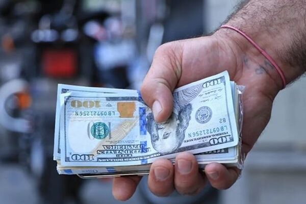 قیمت دلار در مشهد کانال ۲۶۰ هزار تومان را از دست داد+ علت کاهش