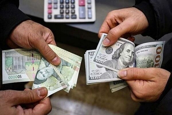قیمت دلار در مشهد و تهران چقدر تفاوت دارد؟