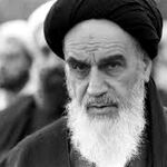 مردی که سه بار متولد شد | مروری بر زندگی و زمانه امام خمینی (ره)