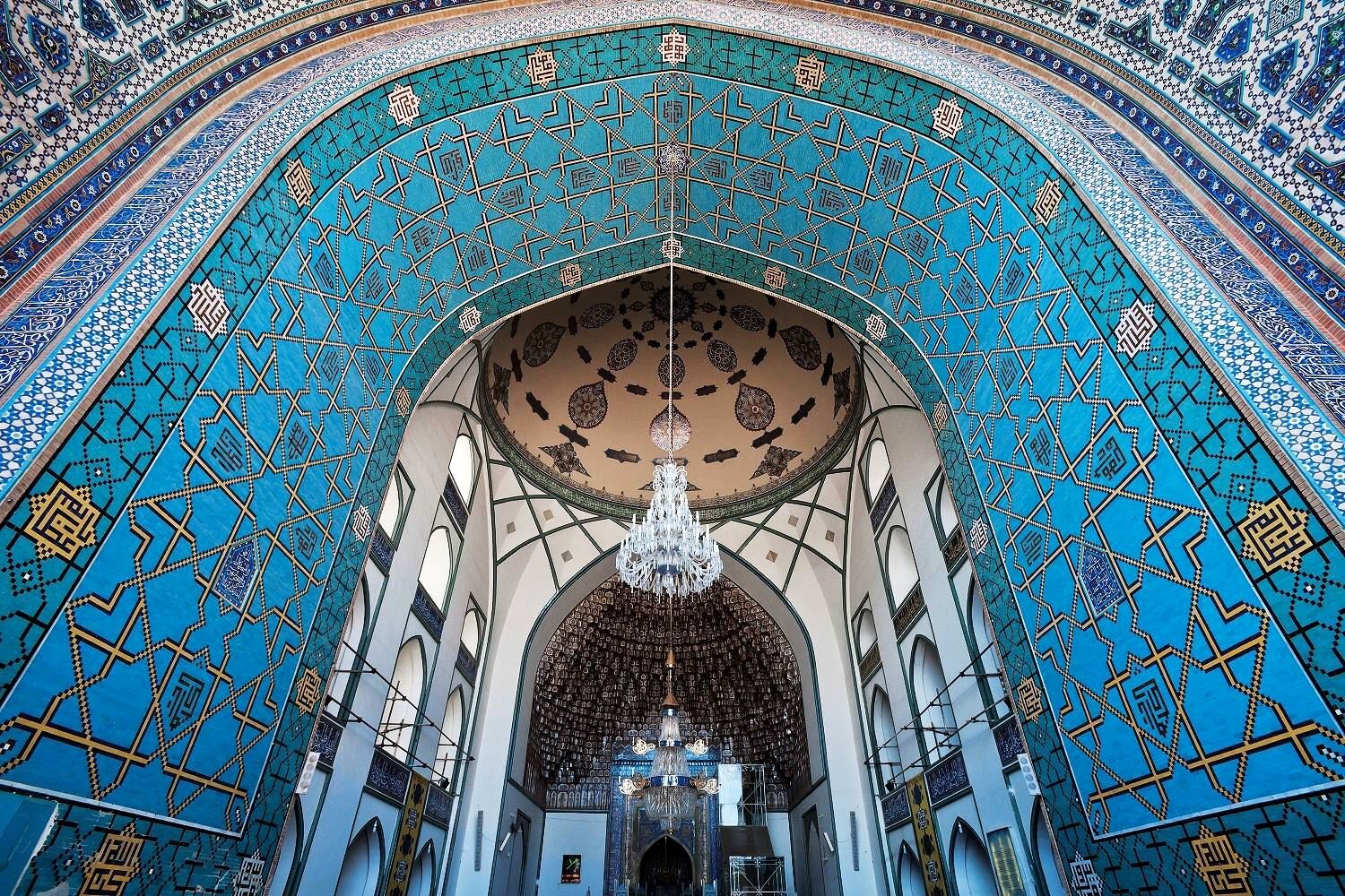 همه چیز درباره دو قطب بزرگ مذهبی ایران