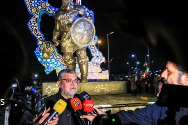 شهردار مشهد مقدس: بزرگترین نماد ایثار و مقاومت با نام «وطن» در مشهد امام رضا (ع) نصب شد