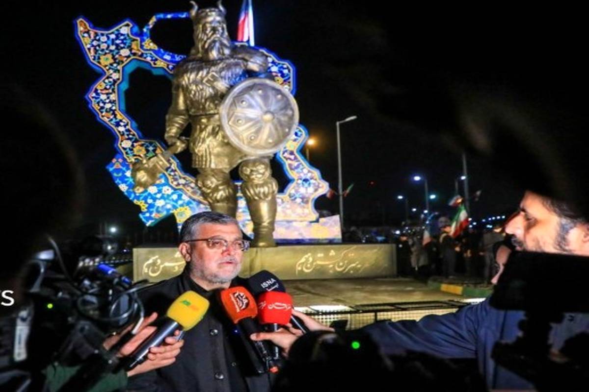 شهردار مشهد مقدس: بزرگترین نماد ایثار و مقاومت با نام «وطن» در مشهد امام رضا (ع) نصب شد