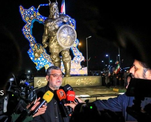 شهردار مشهد مقدس: بزرگترین نماد ایثار و مقاومت با نام «وطن» در مشهد امام رضا (ع) نصب شد