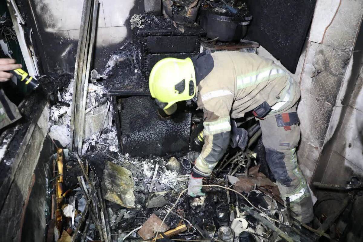 نجات ۵ شهروند از آتش‌سوزی آپارتمان مسکونی در بلوار رسالت مشهد (۲۵ فروردین ۱۴۰۵)