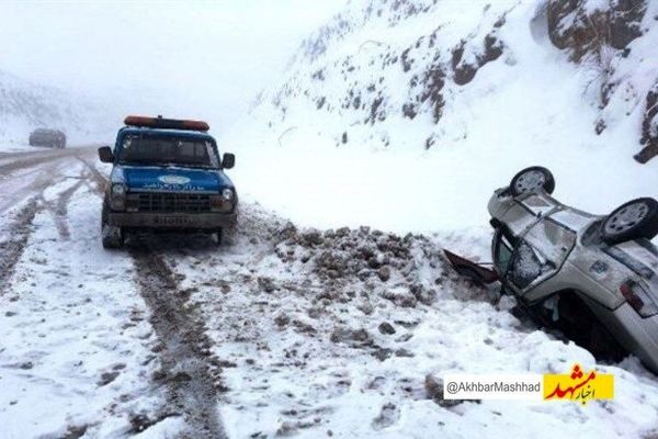 جاده‌های خراسان رضوی لغزنده و مه آلود است