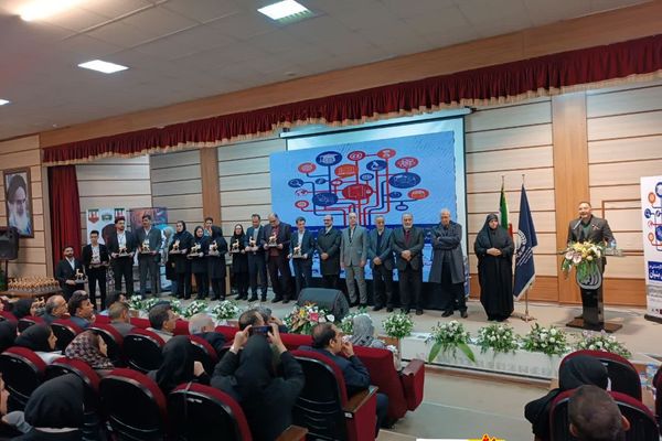  خلاقیت و نوآوری در جامعه شاد محقق می شود /
قهرمانی مشهد در همایش ملی کار مبتنی بر اقتصاد دانش بنیان