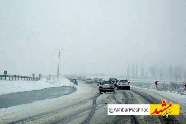 جاده‌های خراسان رضوی برفی است | رانندگان تجهیزات زمستانی به همراه داشته باشند