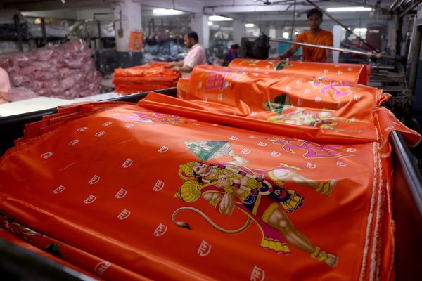 رویترز: جنگ علیه ایران به مشاغل گسترده‌ای در دنیا آسیب وارد کرده است؛ این‌بار به تولیدکنندگان بزرگ پوشاک