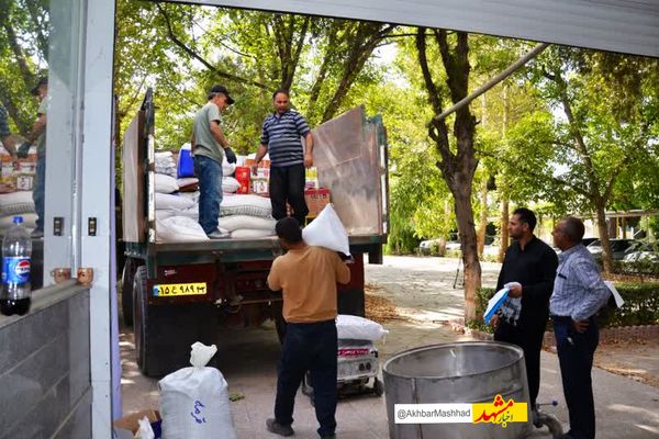 موکب امام رضا ع اربعین در کربلا به زائران امام حسین ع خدمت رسانی می کند