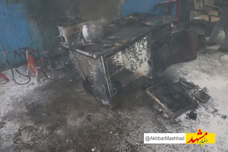 آتش سوزی تعمیرگاه خودرو در خیابان کوشش 