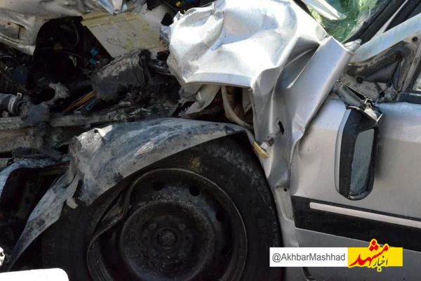 برخورد خودرو با تیر چراغ برق در مشهد ۲ کشته برجا گذاشت