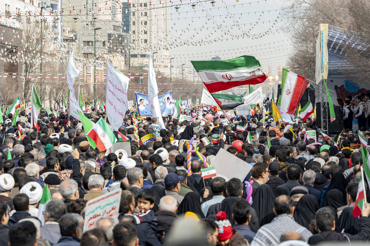 گزارش تصویری از راهپیمایی مردم مشهد در 22 بهمن 