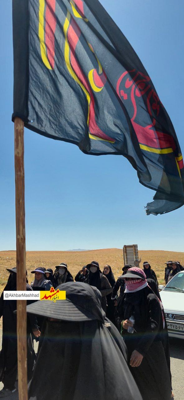 از کودک هفت‌ساله تا مادربزرگ ۷۵ ساله؛ حرکت کاروان پیاده‌روی به سمت مشهد در ملک‌آباد

