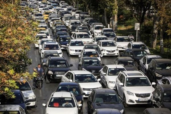 ترافیک بسیارسنگین در همه معابر منتهی به تفرجگاه‌های مشهد امروز (پنجشنبه، ۱۳ فروردین ۱۴۰۵)