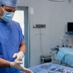 عمل بینی چند ساعت طول میکشد؟ بررسی مدت زمان جراحی بینی در مشهد