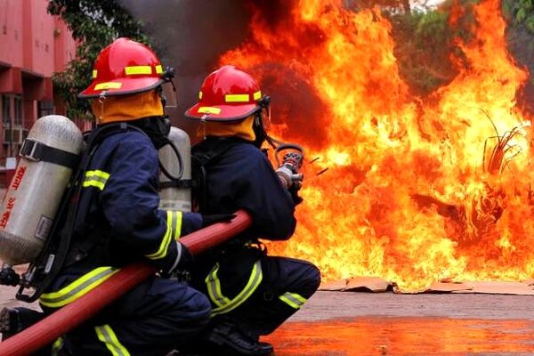 آتش سوزی گسترده در یک مجتمع تجاری نزدیک حرم امام رضا (ع)