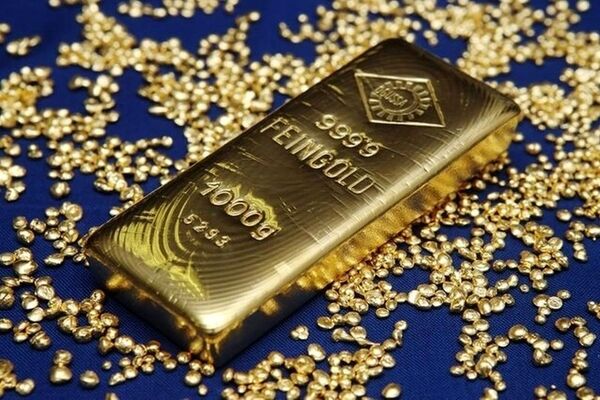 اونس جهانی طلا در آستانه کاهش هفتگی (۴ اردیبهشت ۱۴۰۵)