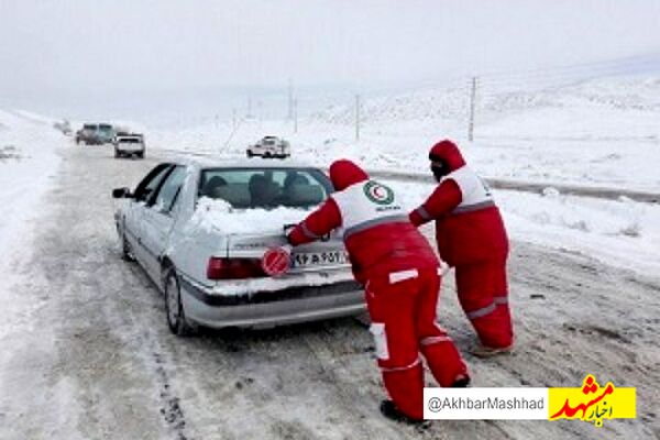 رهایی ۱۴۰ نفر گرفتار در برف و کولاک محور کوهسرخ