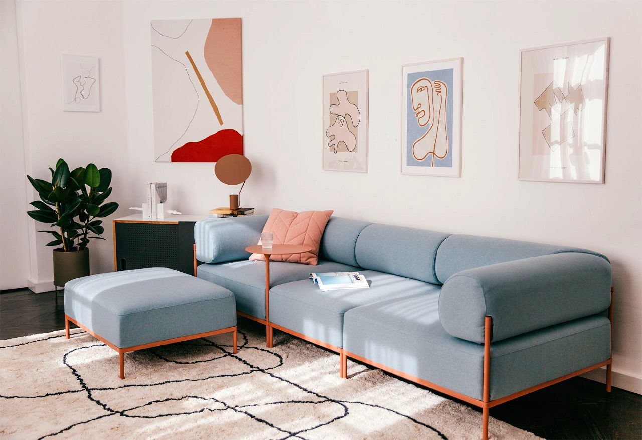 مبل راحتی مینیمال؛ ترند محبوب سال برای خانه‌های شیک و ساده