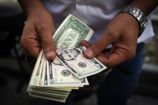 ماجرای «دلار ارزان» در بازار آزاد چیست؟