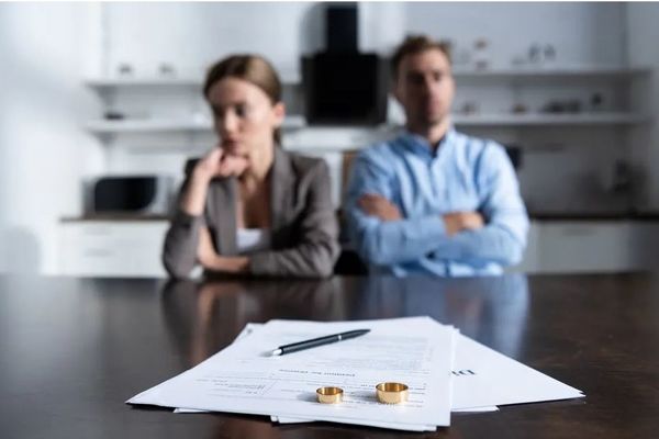 چند نوع طلاق داریم؟ بررسی انواع طلاق در قانون مدنی و قانون حمایت خانواده از نگاه وکیل طلاق در مشهد