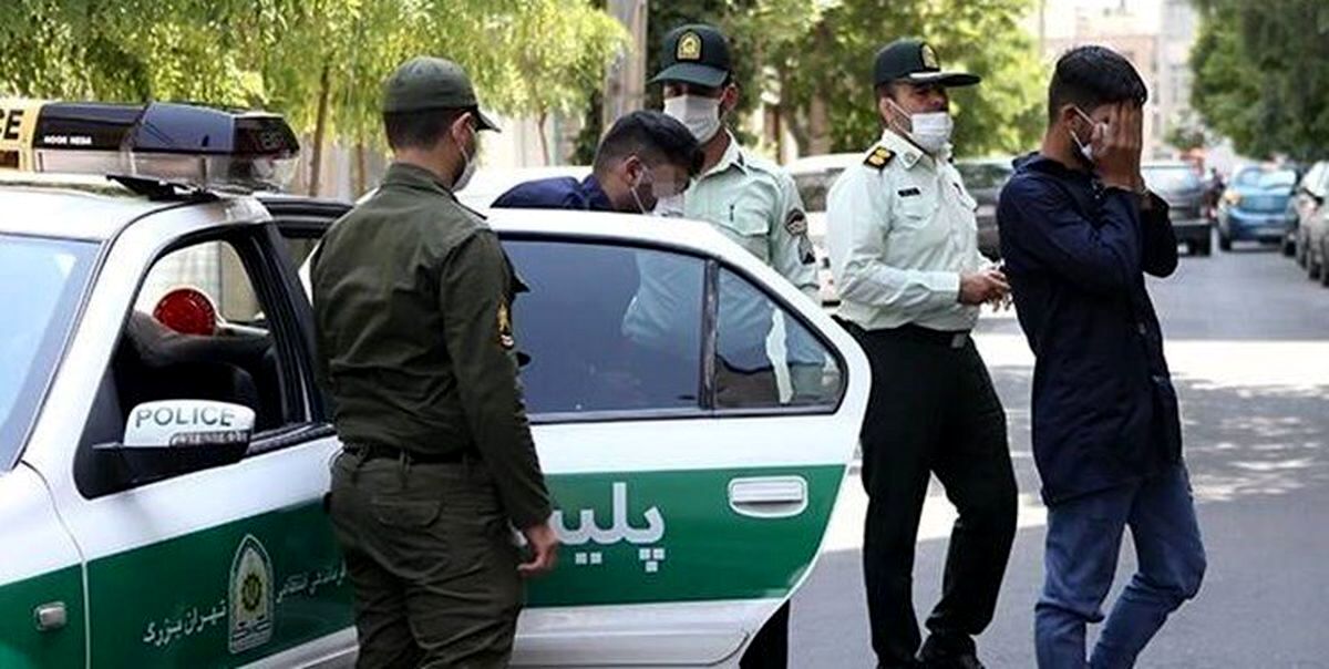 حمله اتباع خارجی با شمشیر به جوان ایرانی