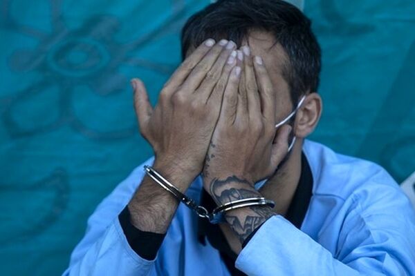 مرد پلید برای اجرای نقشه‌اش در خانه دختر همسایه را شکست
