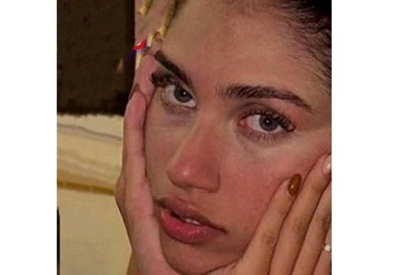 آتوسا لطیفی در ایران است!/ این دختر با فیلم های مبتذل خودش با مردان معروف در رشت جنجالی شد