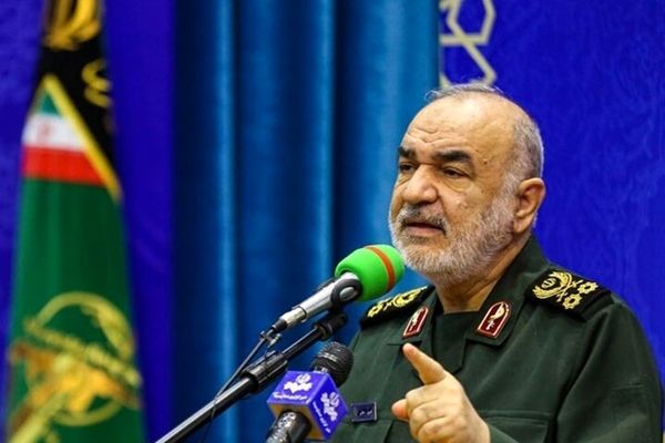 صفوف خدمت را فشرده‌تر خواهیم کرد/جلوی توطئه‌ها را می گیریم