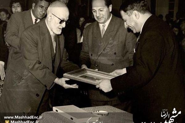 حاج حسین آقا ملک
بزرگترین واقف ایران 