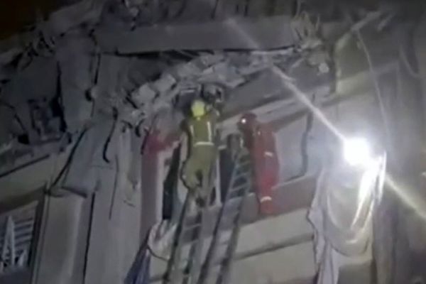 ۱۰ نفر در بمباران مناطق مسکونی شهرری شهید شدند