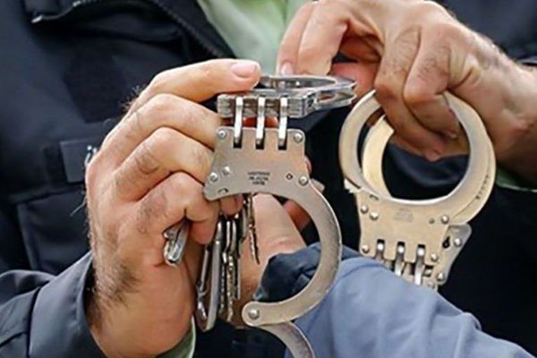تیغ کشی خونبار ۱۶ ساله های شیشه ای!