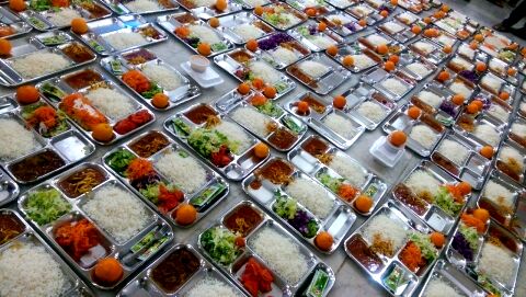 اعتراض دانشجویان دانشگاه فردوسی به کیفیت غذا