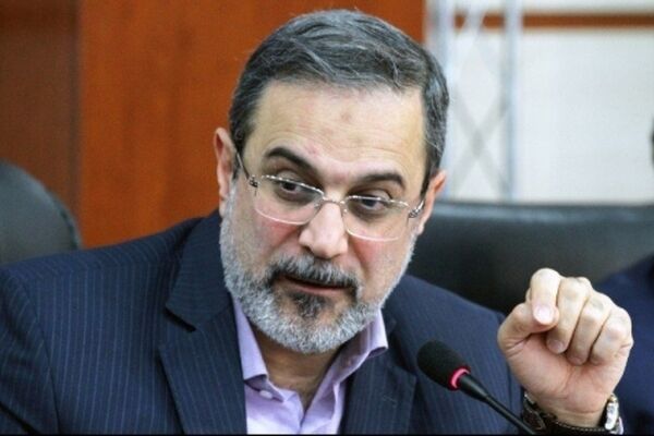 نام «دهقان فداکار» از کتب حذف نشده است