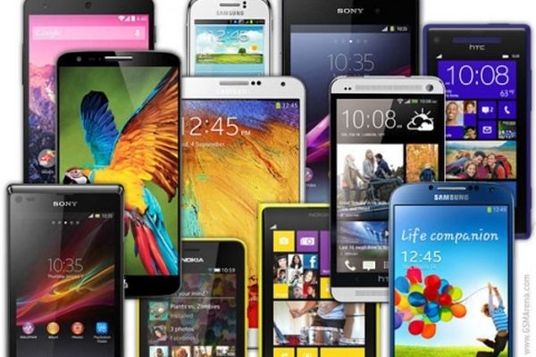 ورود روزانه ۳۰ هزار موبایل قاچاق به ایران در پی تاخیر اجرای طرح رجیستری