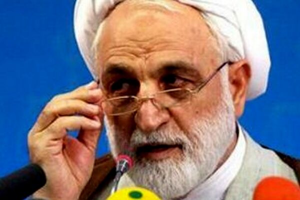 پاسخ‌های صریح «اژه‌ای» به سوالات خط قرمزی دانشجویان