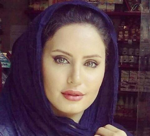 عکس جنجالی الناز شاکردوست در کنار چهار مرد