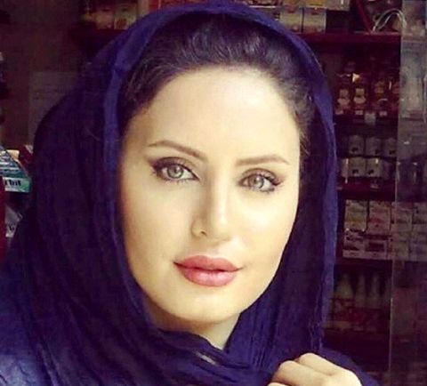 عکس جنجالی الناز شاکردوست در کنار چهار مرد