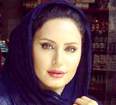 عکس جنجالی الناز شاکردوست در کنار چهار مرد